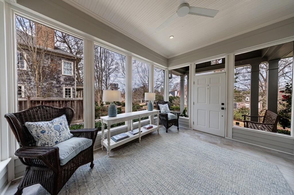 241 Lakeview Avenue NE