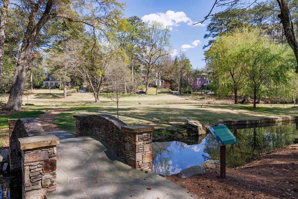 241 Lakeview Avenue NE