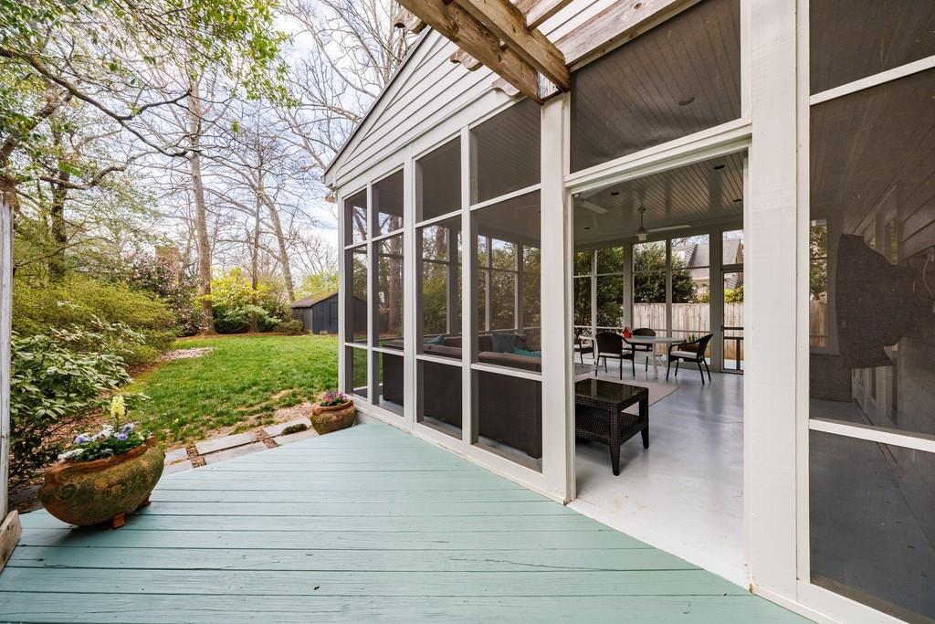 241 Lakeview Avenue NE