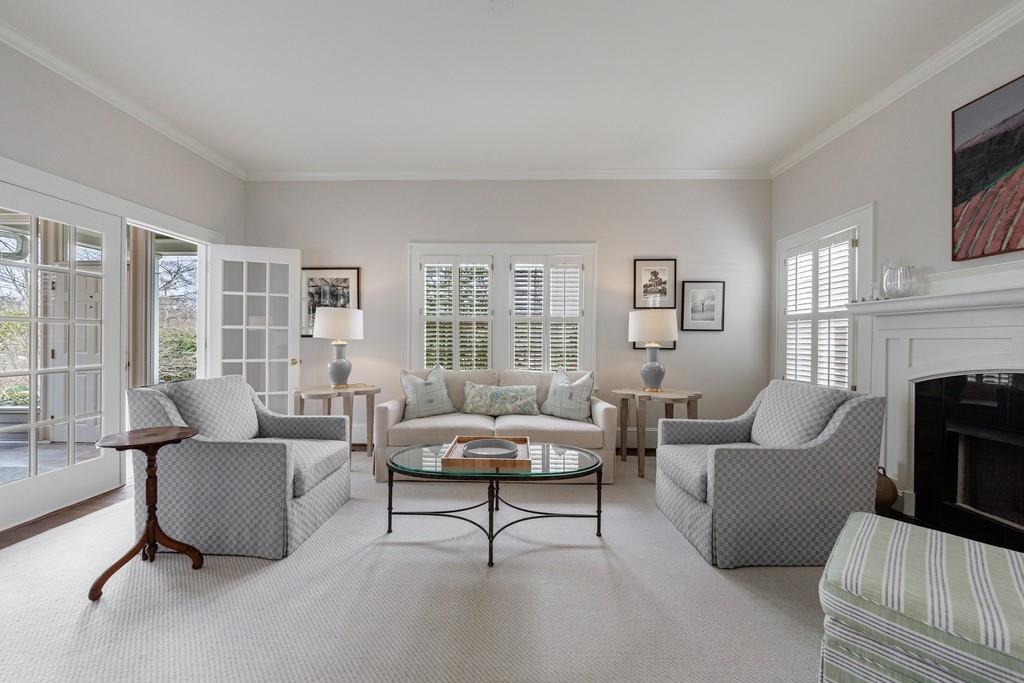 241 Lakeview Avenue NE