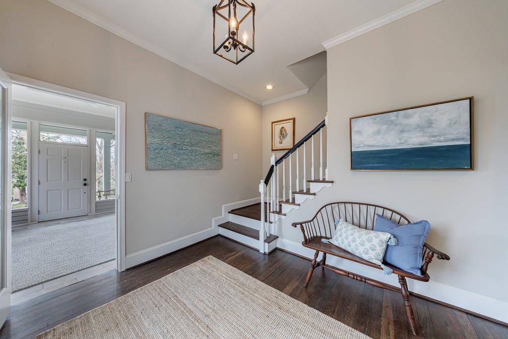 241 Lakeview Avenue NE