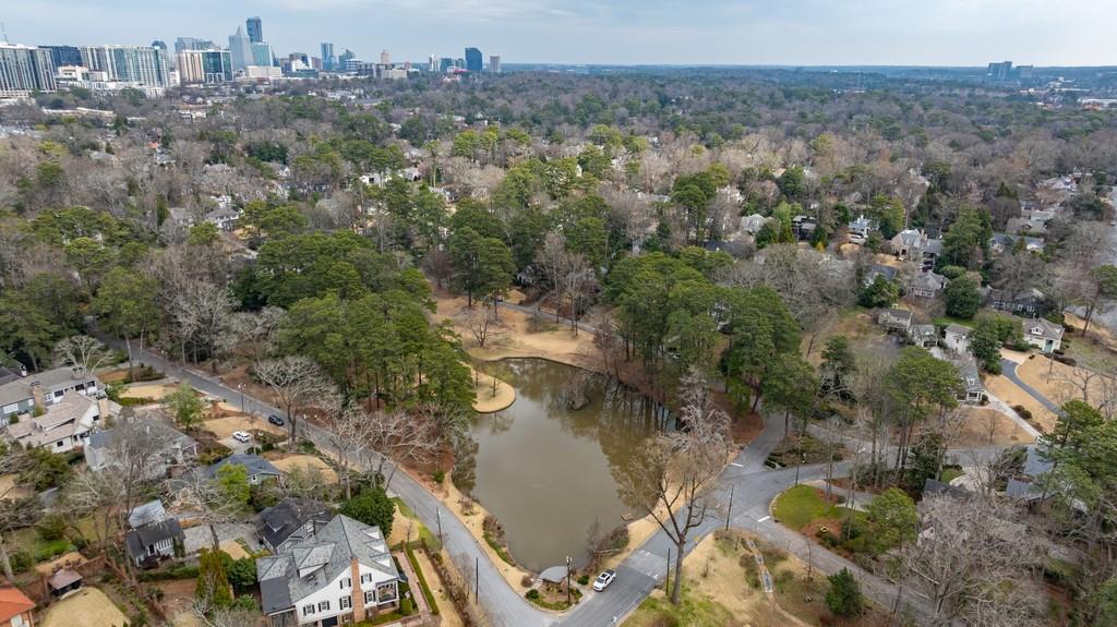 241 Lakeview Avenue NE