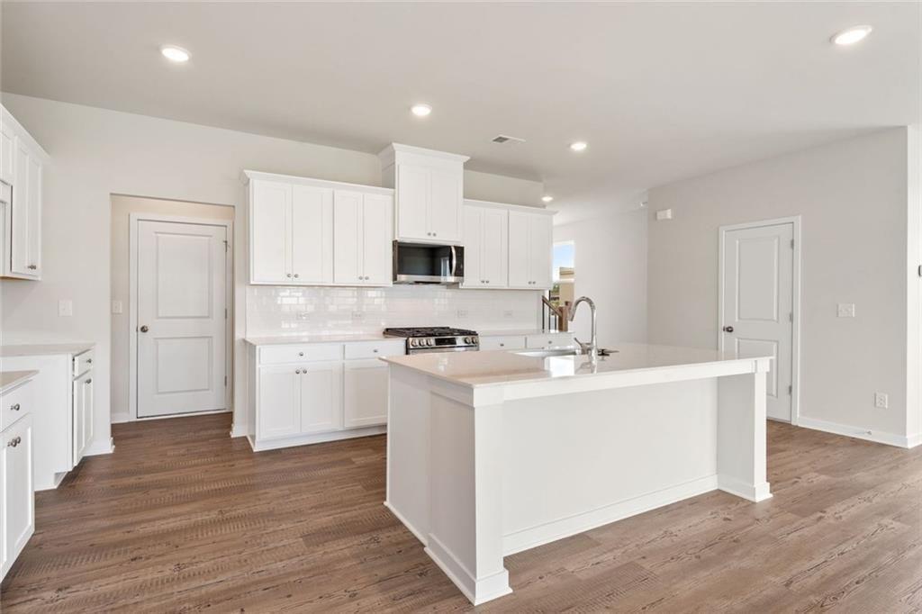 1331 Farmers Loop