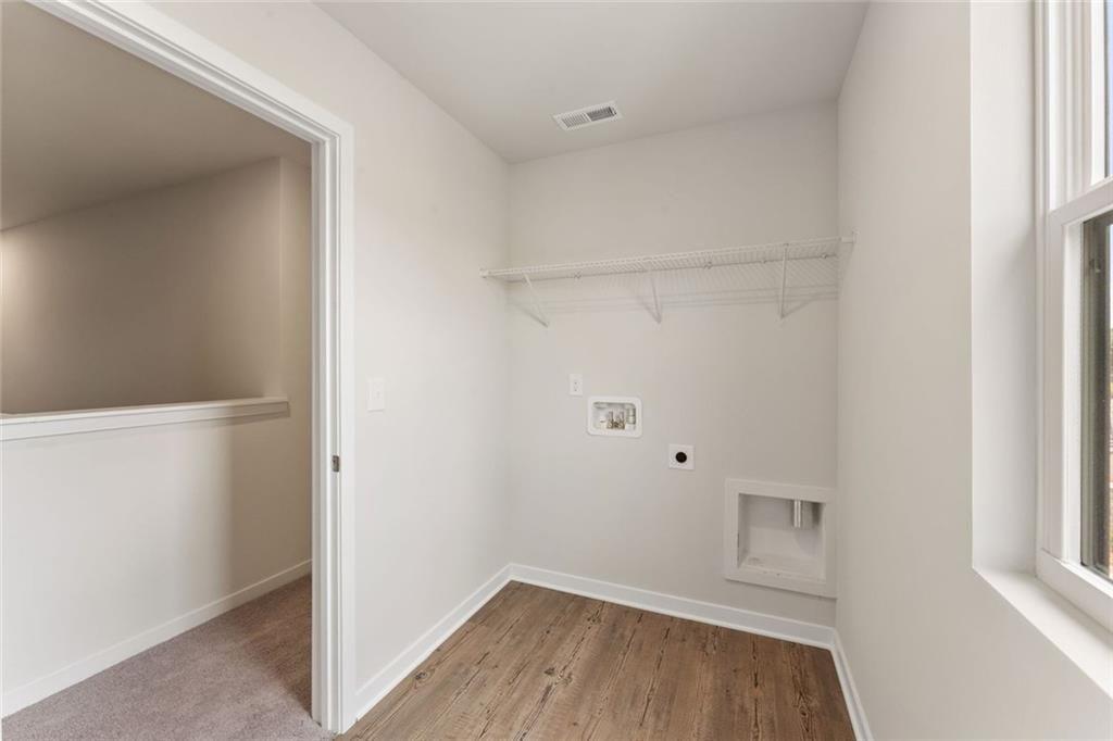 1331 Farmers Loop