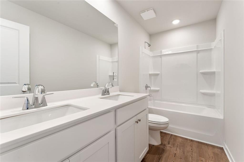 1331 Farmers Loop