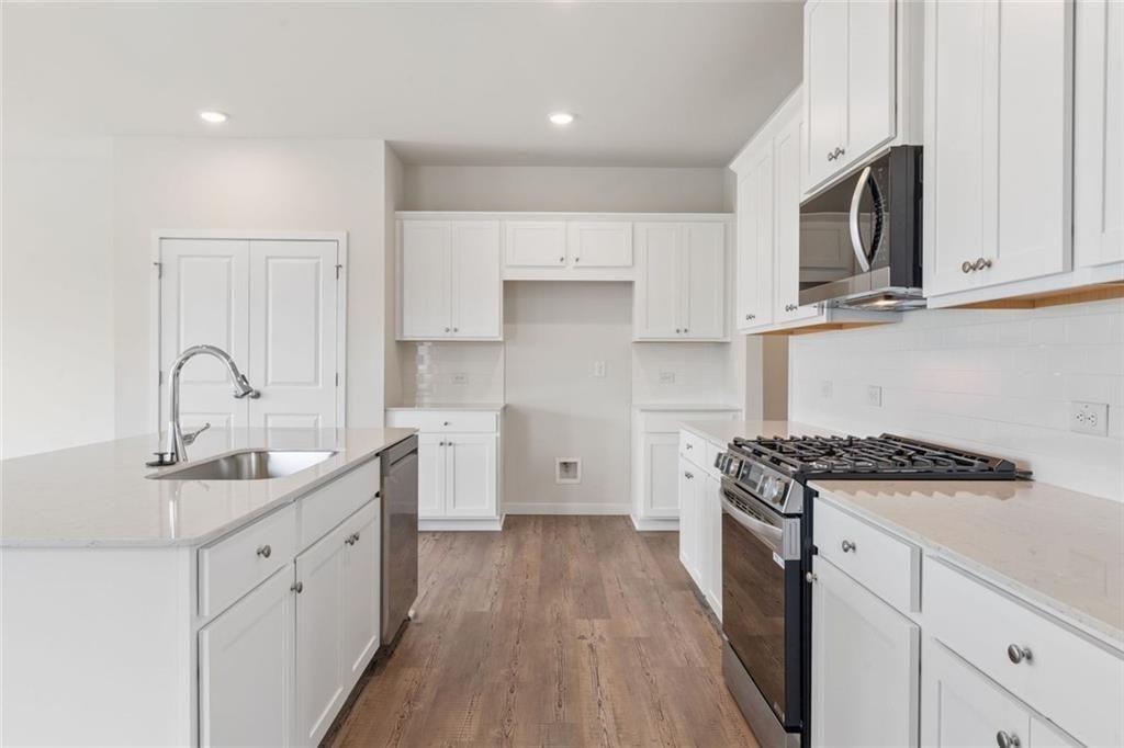1331 Farmers Loop