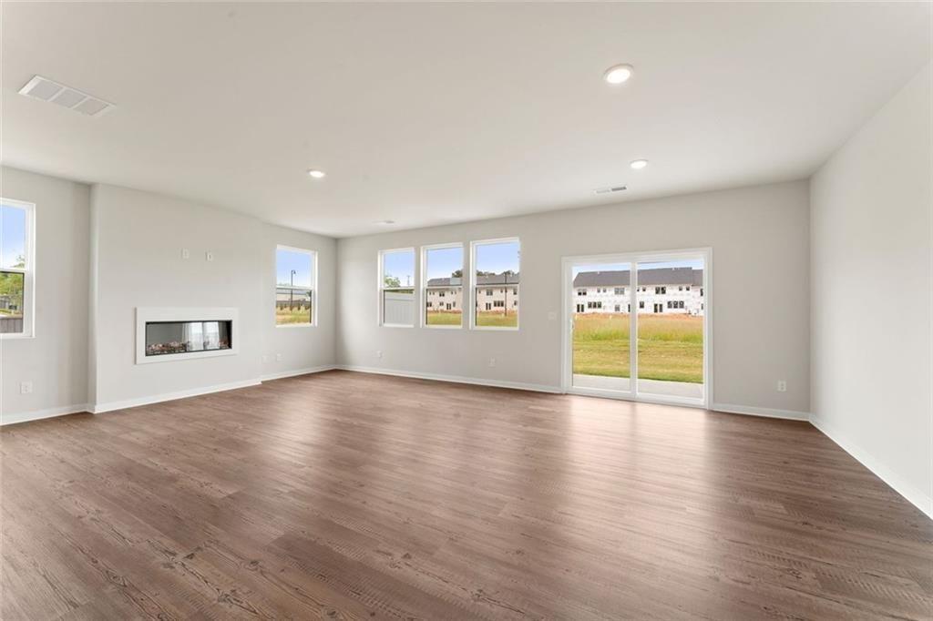 1331 Farmers Loop