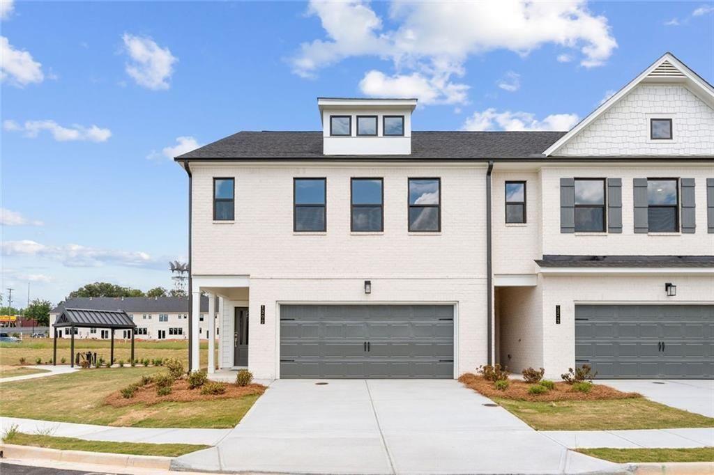 1331 Farmers Loop