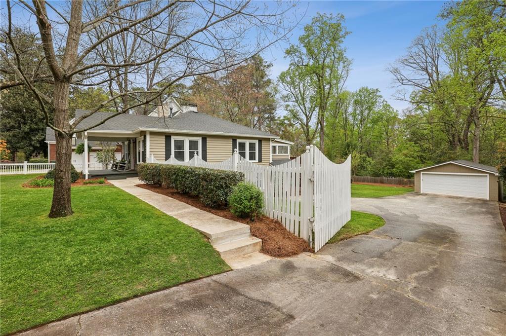 2117 Howell Mill Road NW