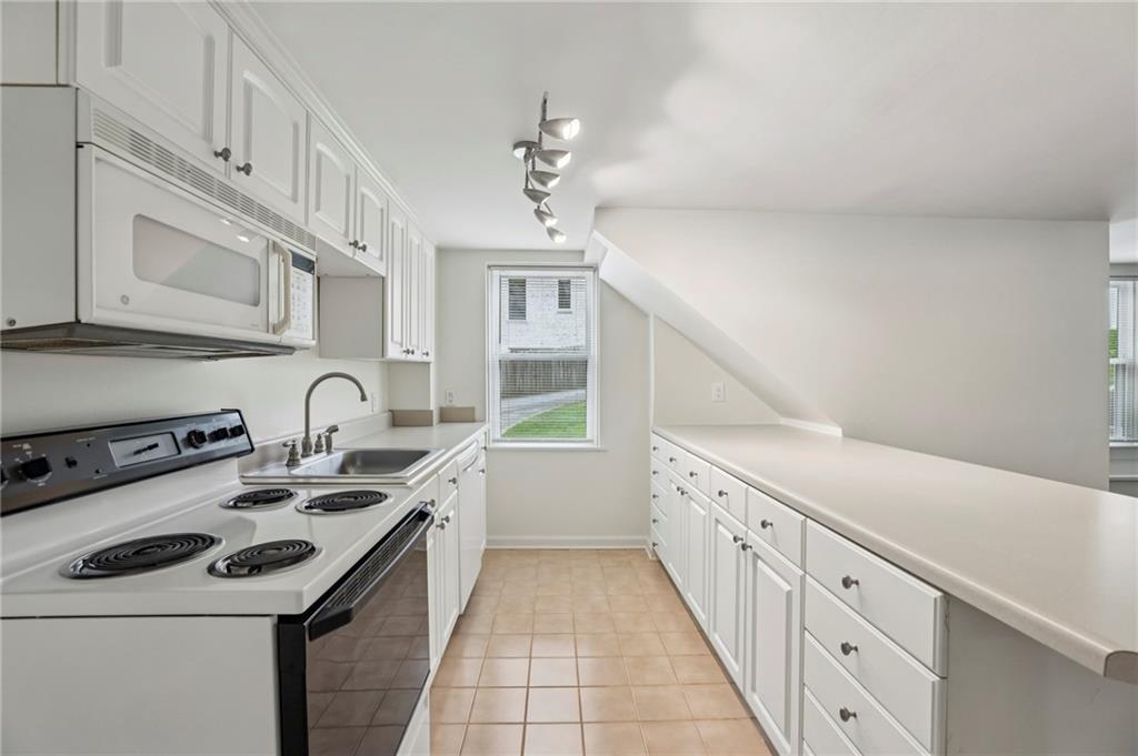 2117 Howell Mill Road NW