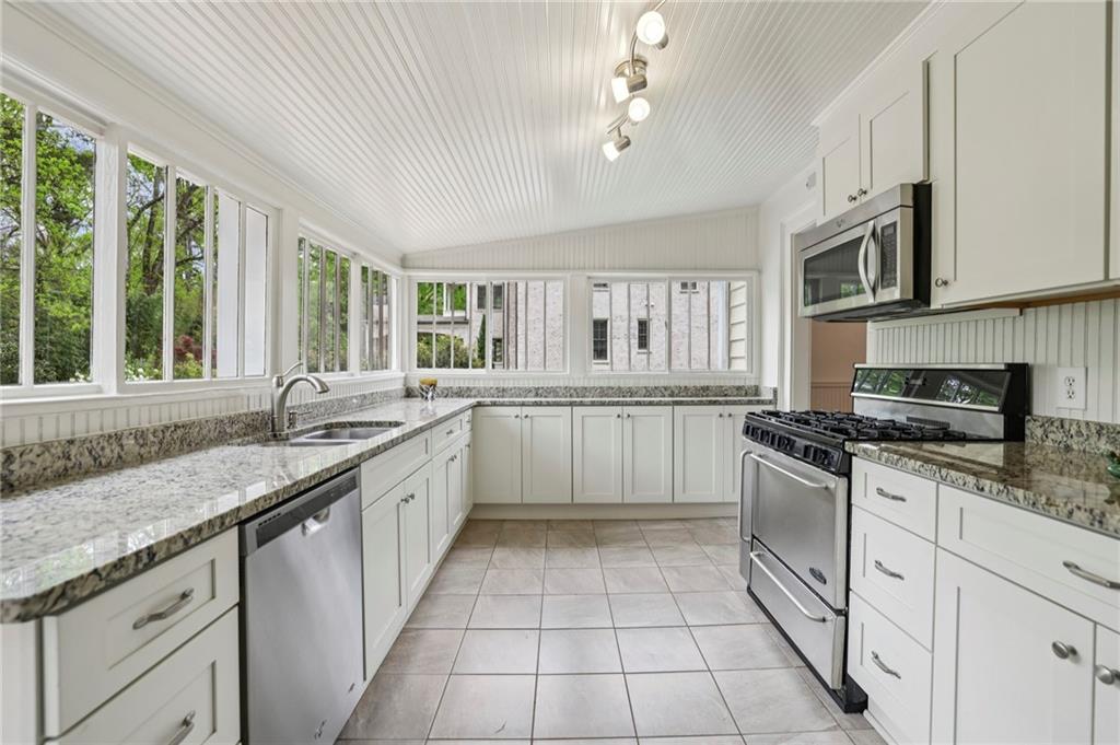 2117 Howell Mill Road NW