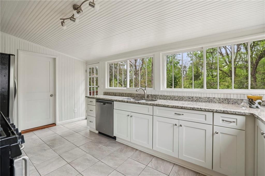 2117 Howell Mill Road NW