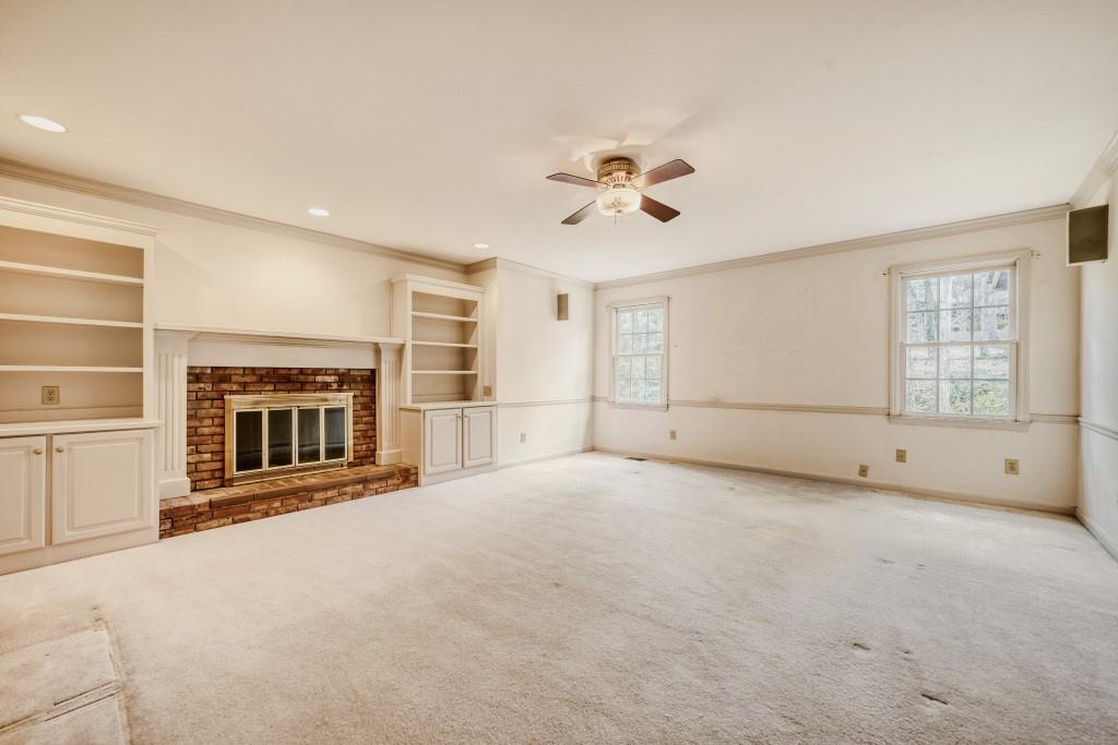 1240 Hampton Hall Drive NE