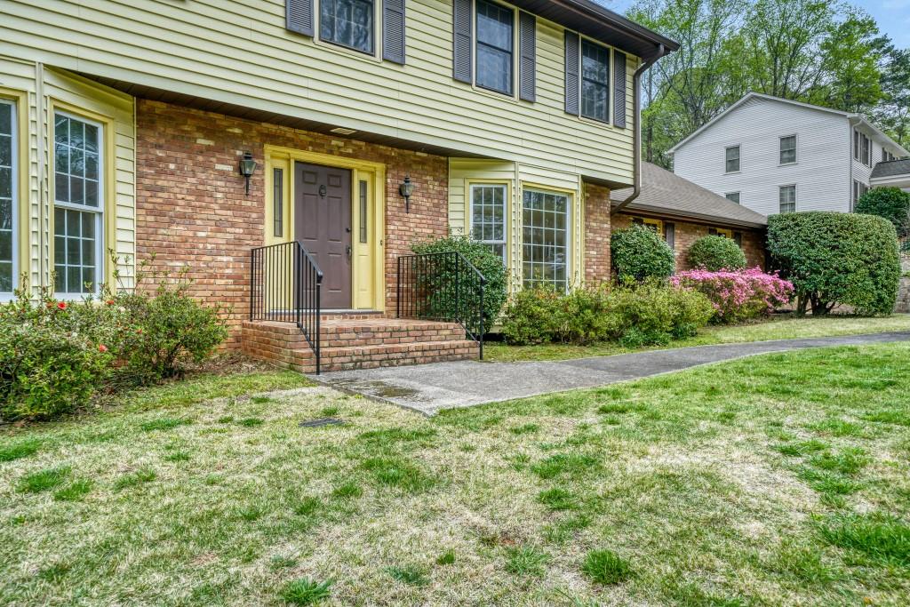 1240 Hampton Hall Drive NE