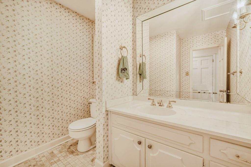 1240 Hampton Hall Drive NE