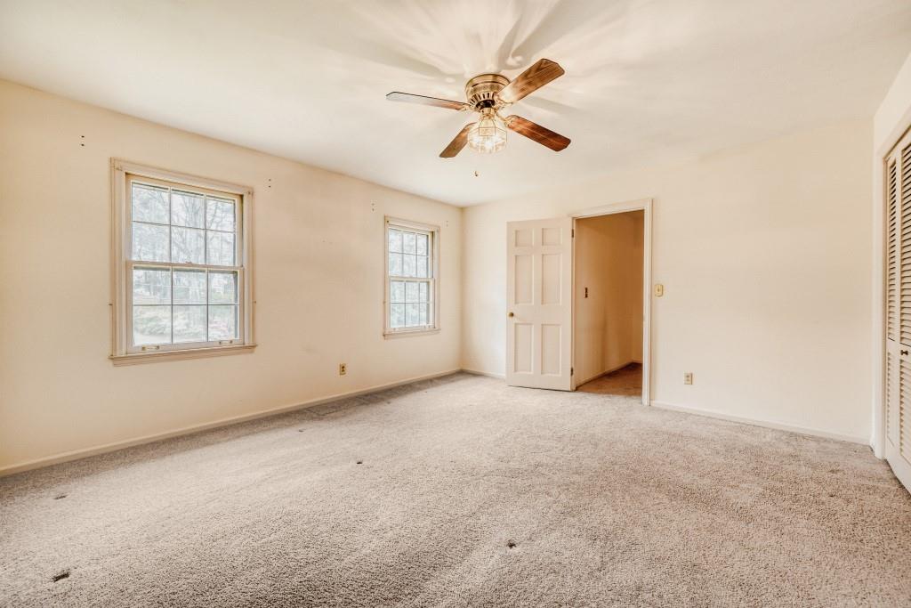 1240 Hampton Hall Drive NE