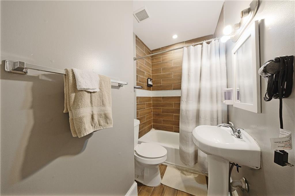 965 Mayson Turner Road NW