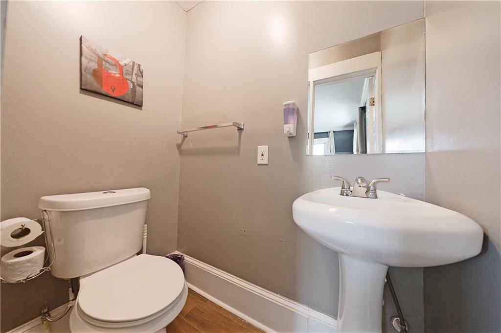 965 Mayson Turner Road NW