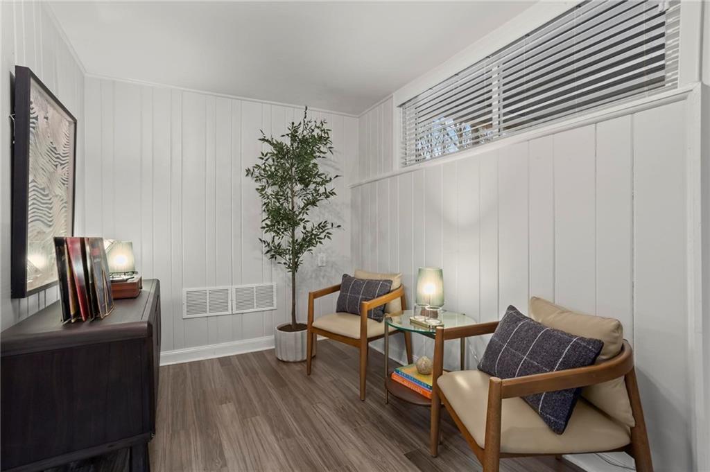 1696 Wawona Terrace NE