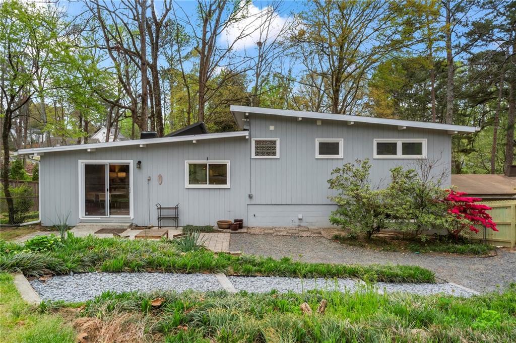 1696 Wawona Terrace NE