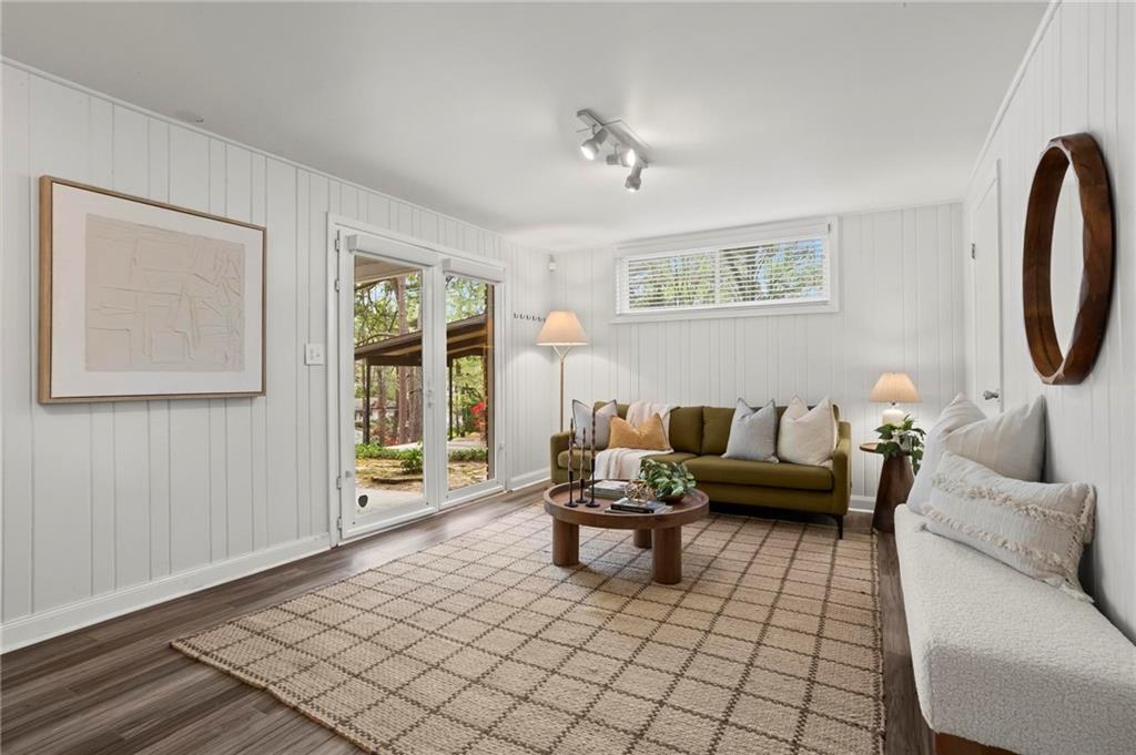 1696 Wawona Terrace NE