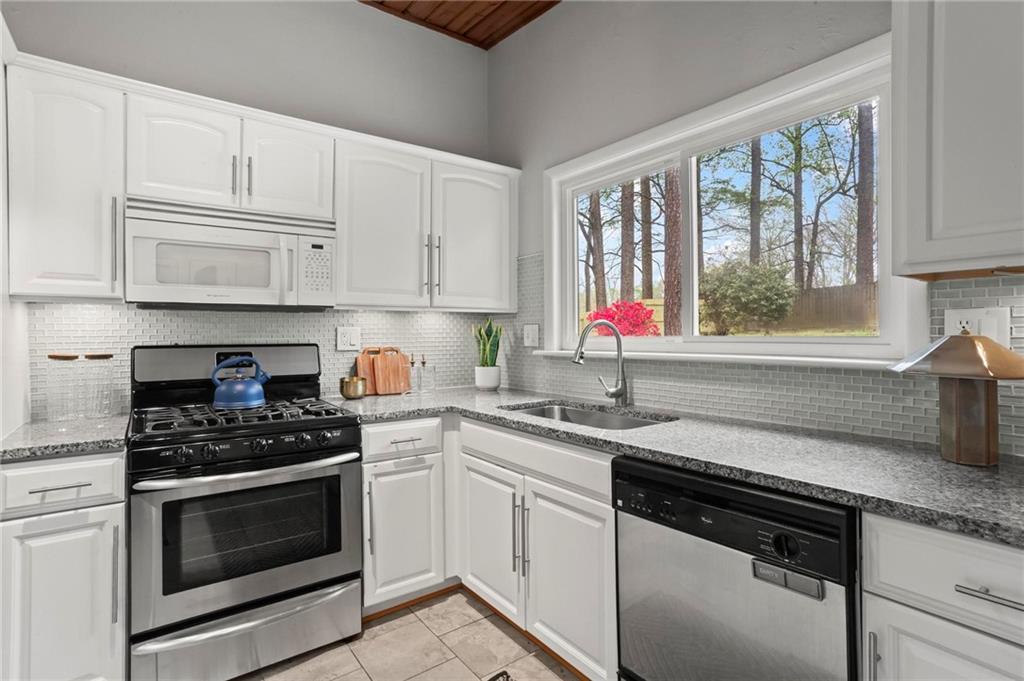 1696 Wawona Terrace NE