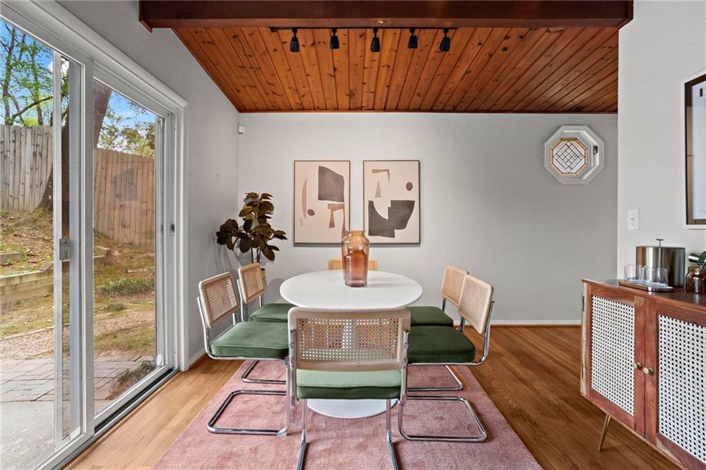 1696 Wawona Terrace NE