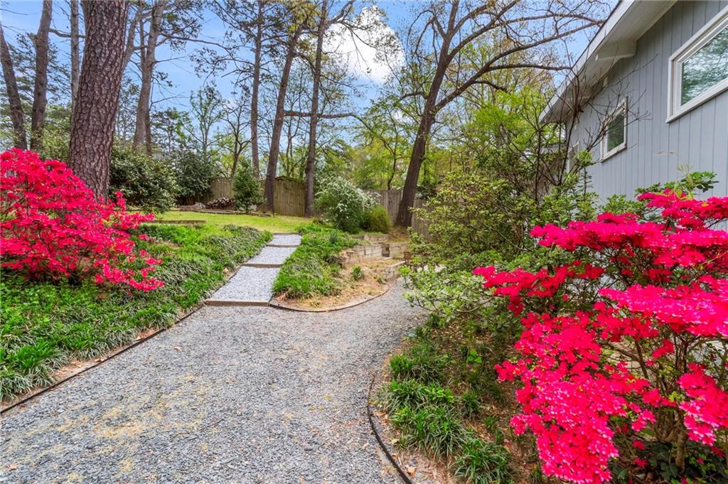 1696 Wawona Terrace NE