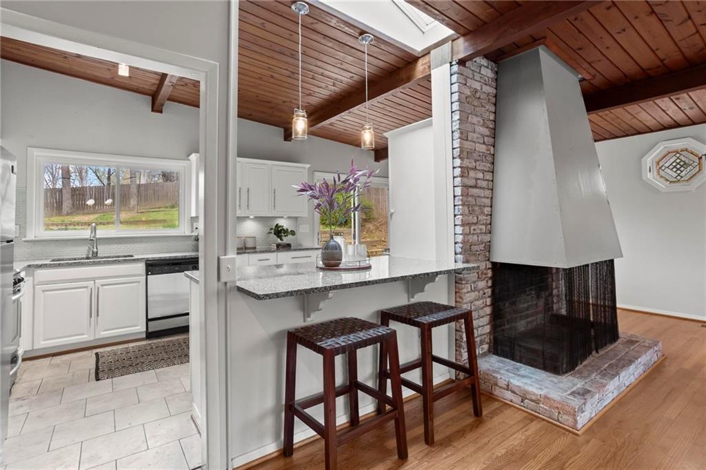 1696 Wawona Terrace NE