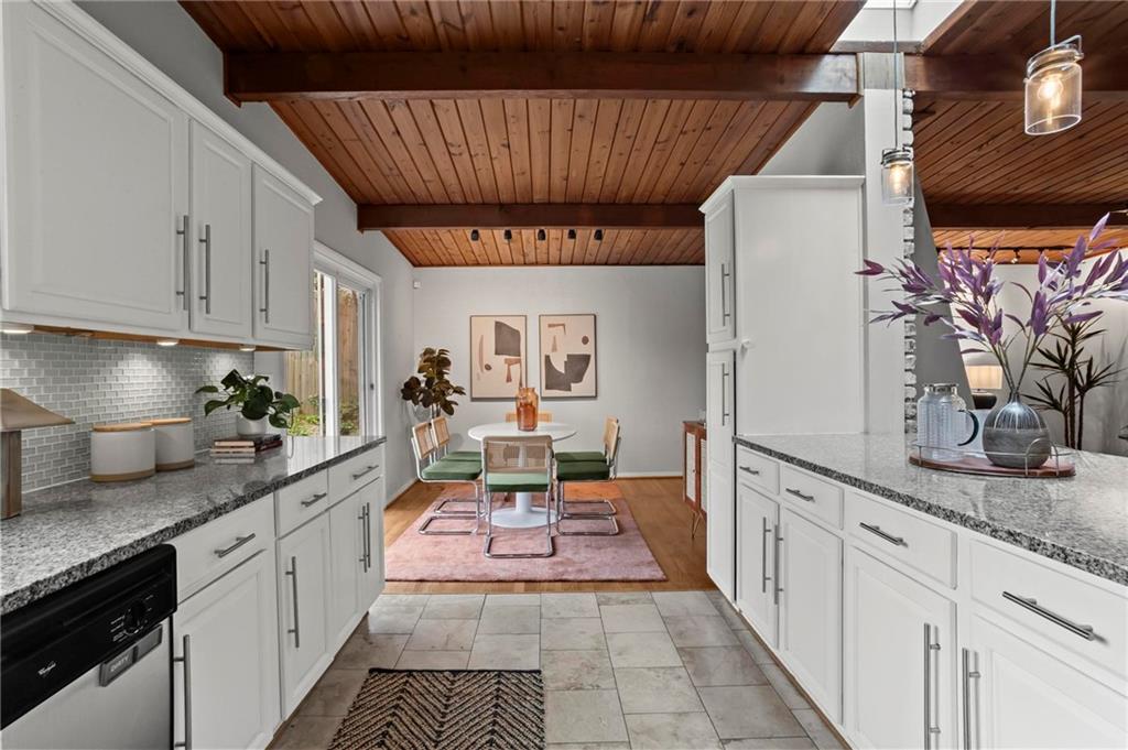 1696 Wawona Terrace NE