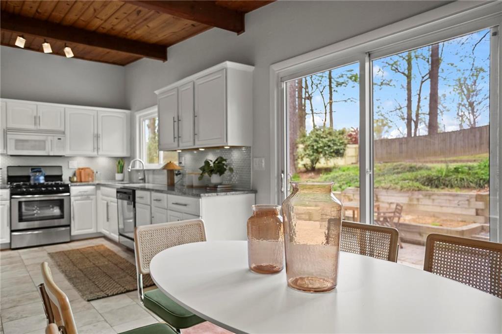 1696 Wawona Terrace NE