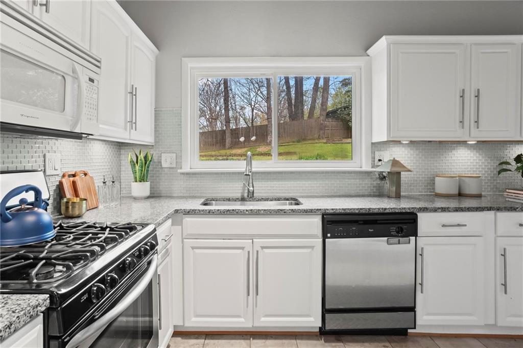 1696 Wawona Terrace NE