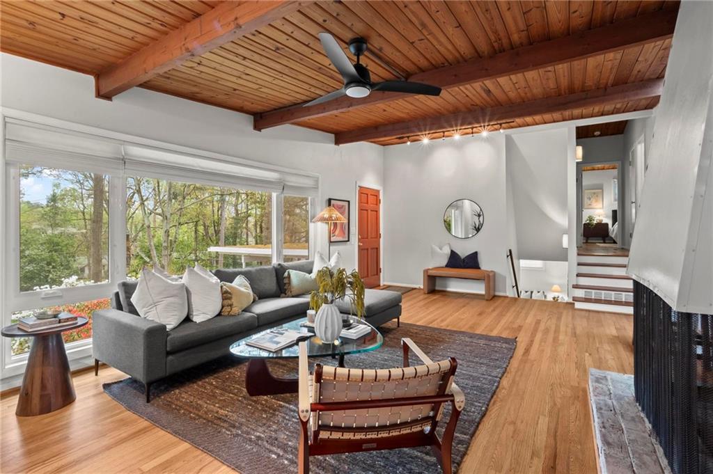 1696 Wawona Terrace NE