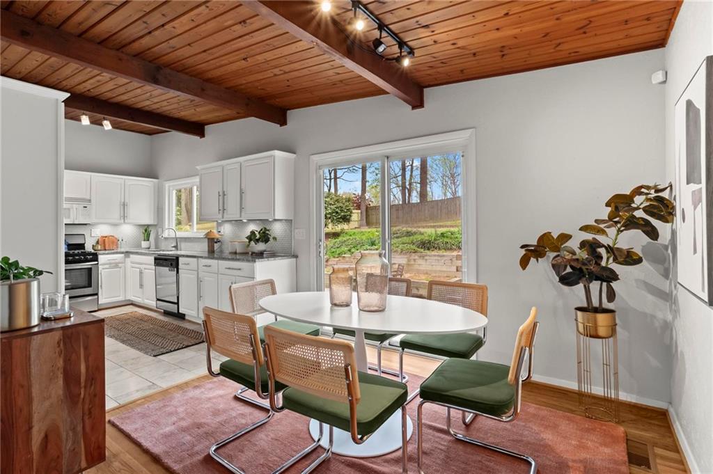 1696 Wawona Terrace NE