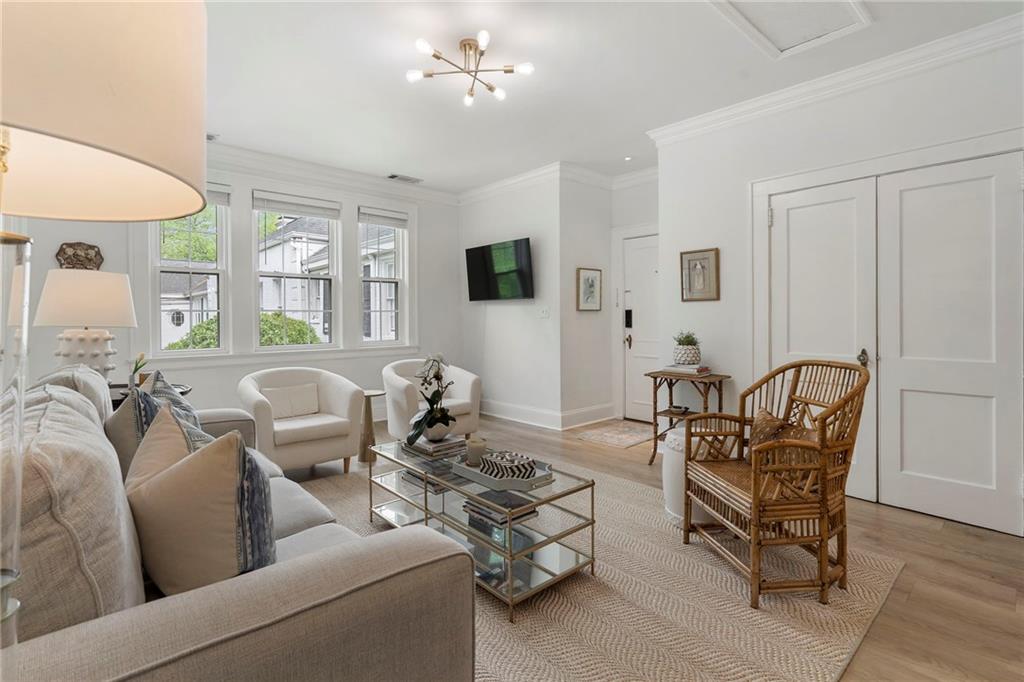 21 Peachtree Memorial Drive NW Unit 4