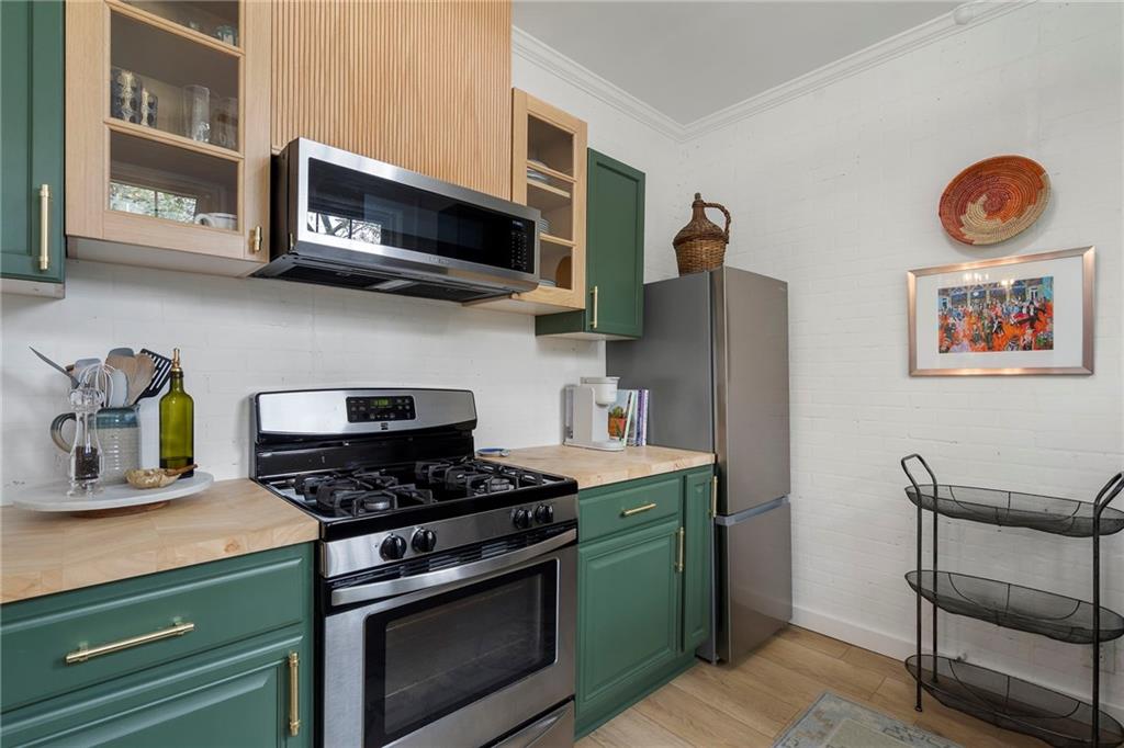 21 Peachtree Memorial Drive NW Unit 4