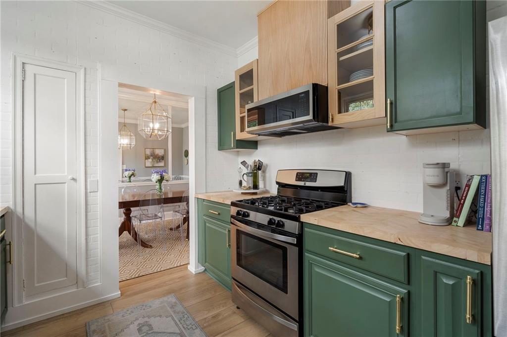 21 Peachtree Memorial Drive NW Unit 4