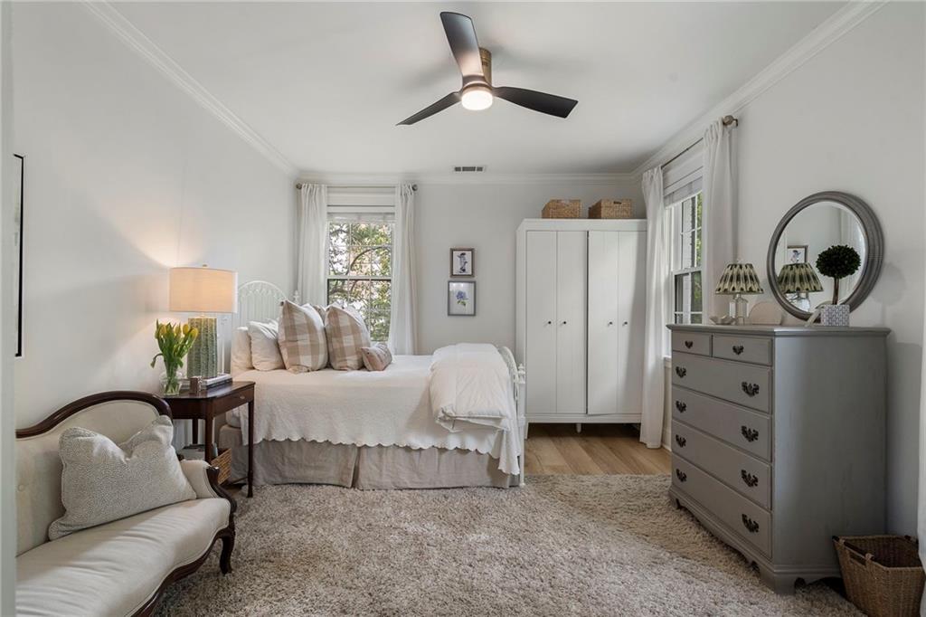 21 Peachtree Memorial Drive NW Unit 4