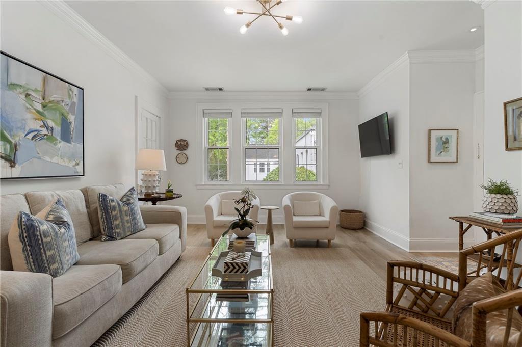 21 Peachtree Memorial Drive NW Unit 4