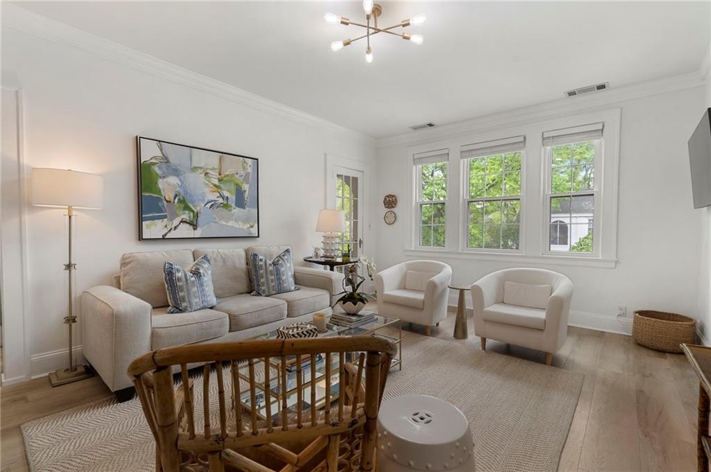 21 Peachtree Memorial Drive NW Unit 4