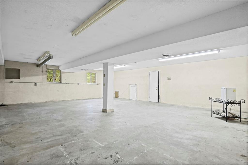 675 Weatherly lane Lane