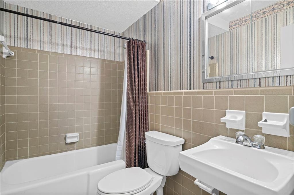 675 Weatherly lane Lane