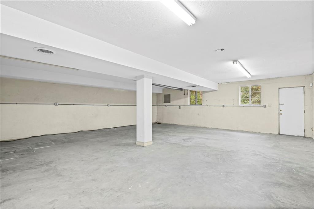 675 Weatherly lane Lane