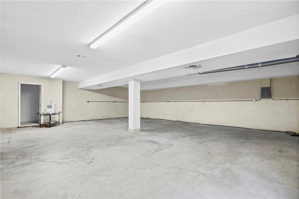 675 Weatherly lane Lane