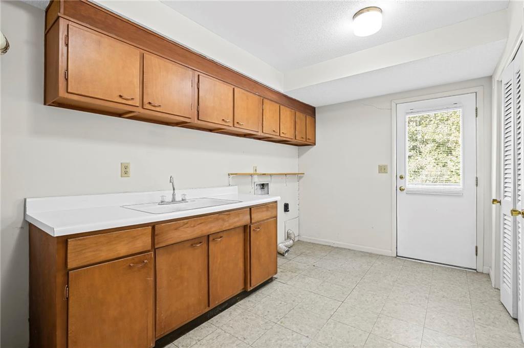 675 Weatherly lane Lane