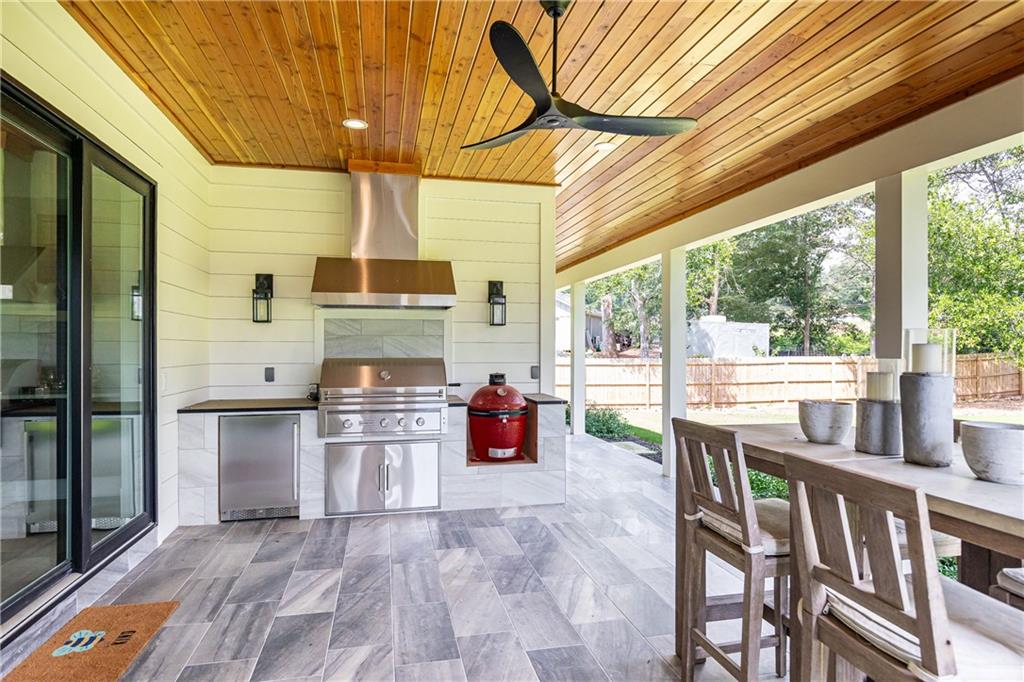 4415 Blackland Drive NE