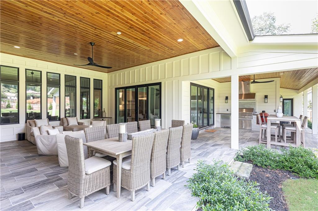 4415 Blackland Drive NE