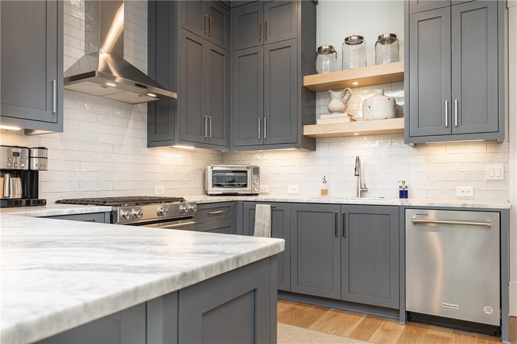 4415 Blackland Drive NE