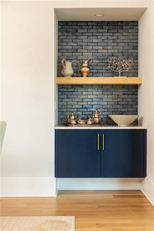 4415 Blackland Drive NE