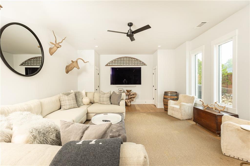 4415 Blackland Drive NE